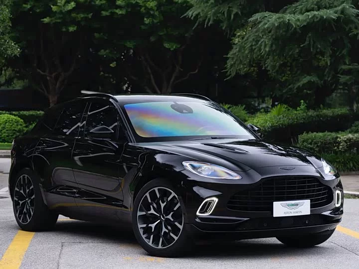 Aston Martin DBX