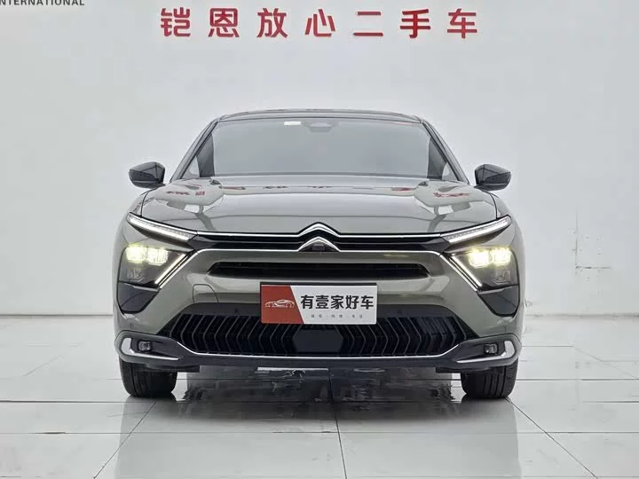 Citroën Versailles C5 X