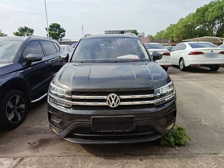 Volkswagen Tharu