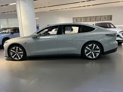 NIO ET7