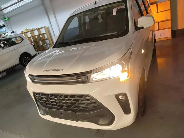 Dongfeng Fengon 380