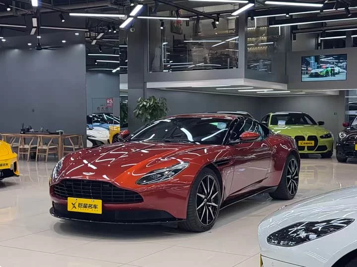 Aston Martin DB11