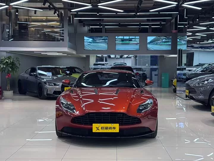 Aston Martin DB11
