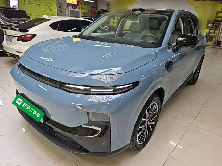 Leapmotor B10