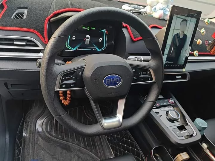BYD e2