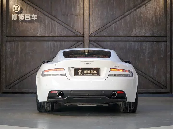 Aston Martin DB9