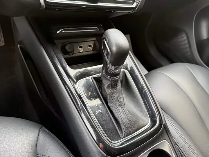 Roewe i5