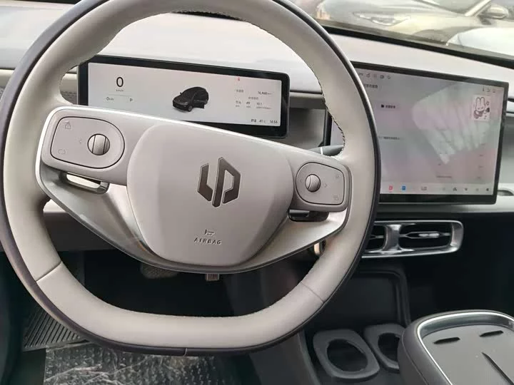 Leapmotor B10