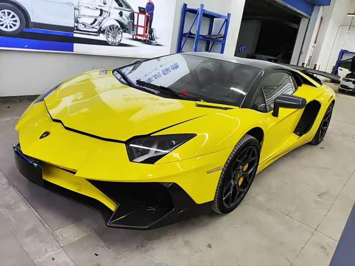 Lamborghini Aventador