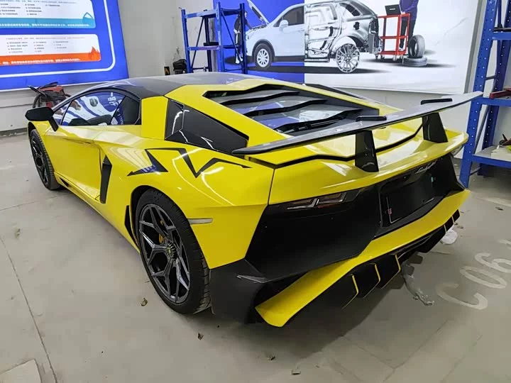 Lamborghini Aventador