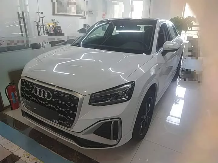 Audi Q2L