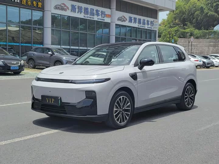 Leapmotor B10