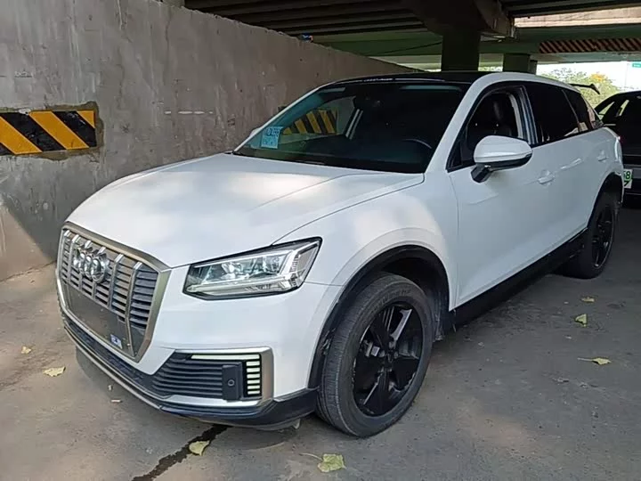 Audi Q2L e-tron