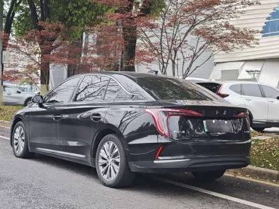 Hongqi E-QM5