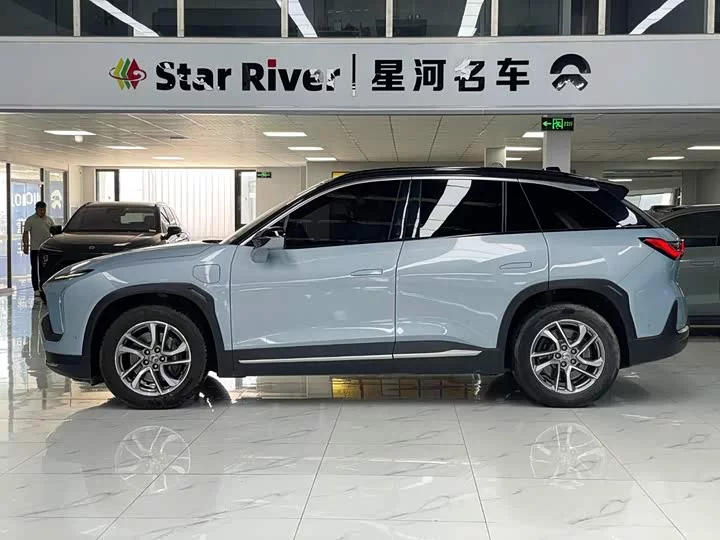 NIO ES6