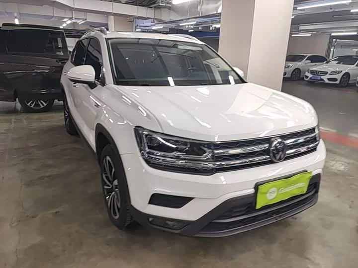 Volkswagen Tharu
