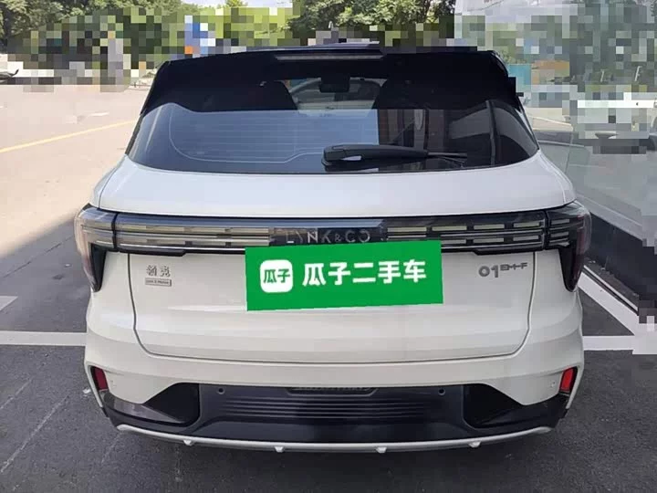 Lynk & Co 01