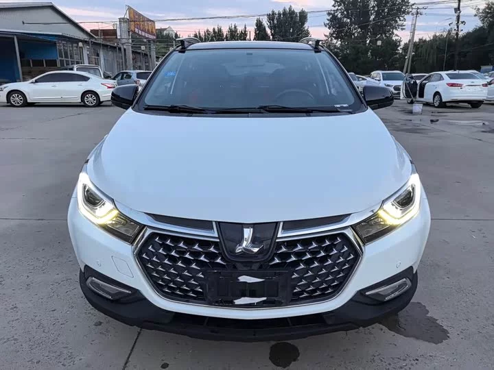 Nazhijie U5 SUV