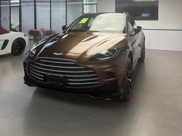 Aston Martin DBX