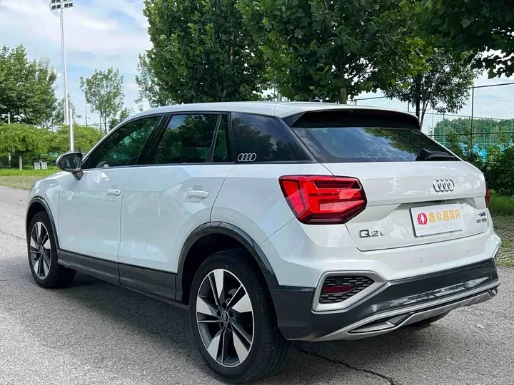 Audi Q2L