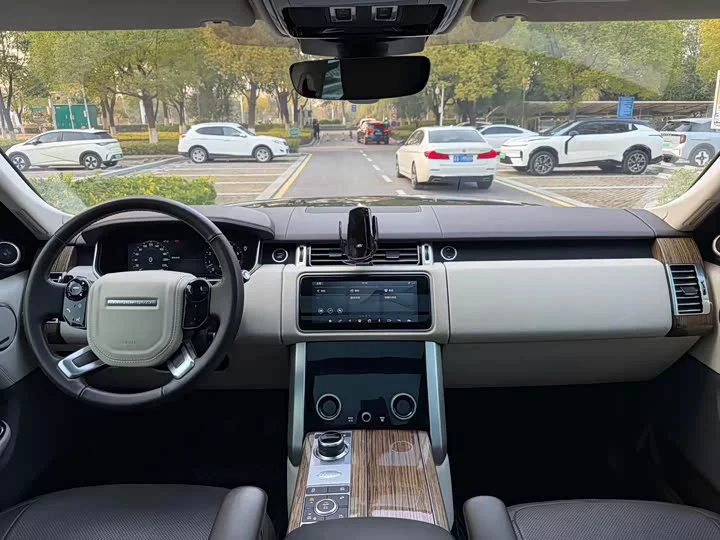 Land Rover range rover