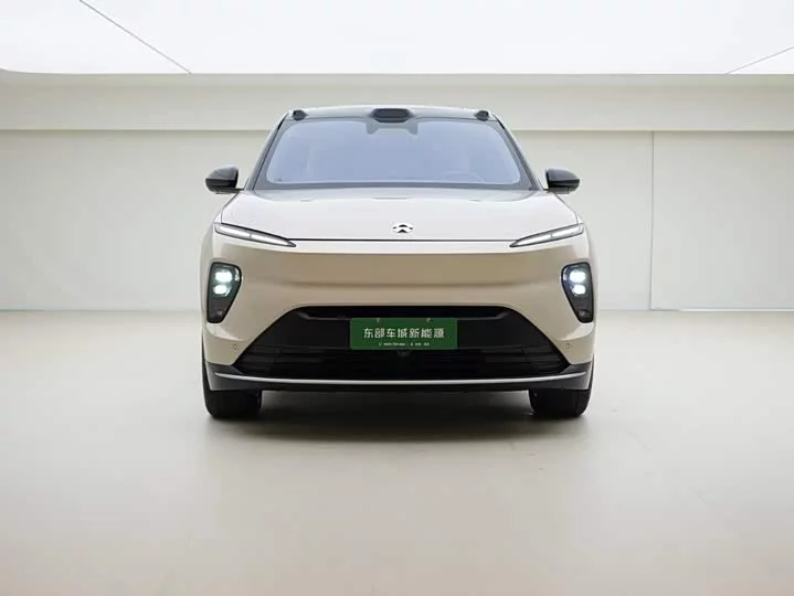 NIO ES8