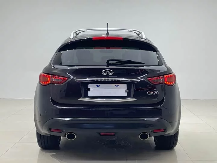Infiniti QX70