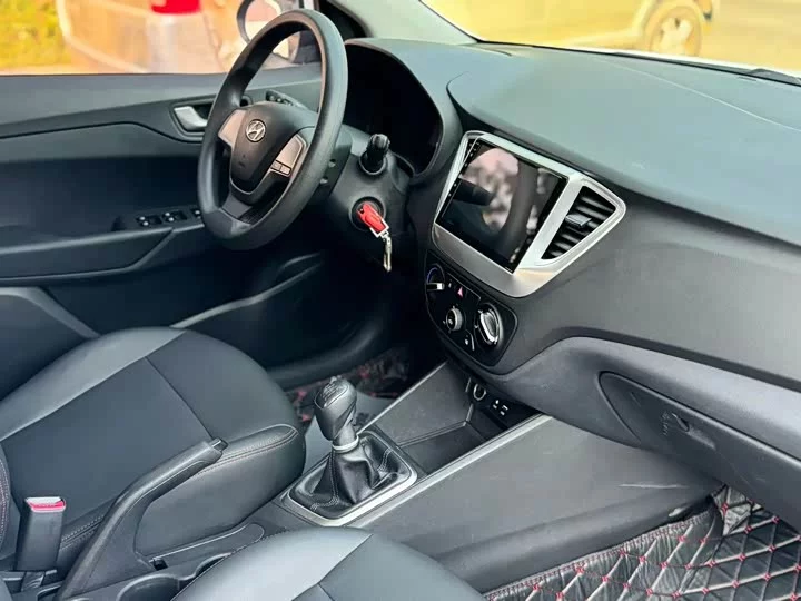 Hyundai Accept