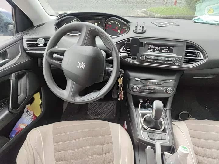 Peugeot 308S