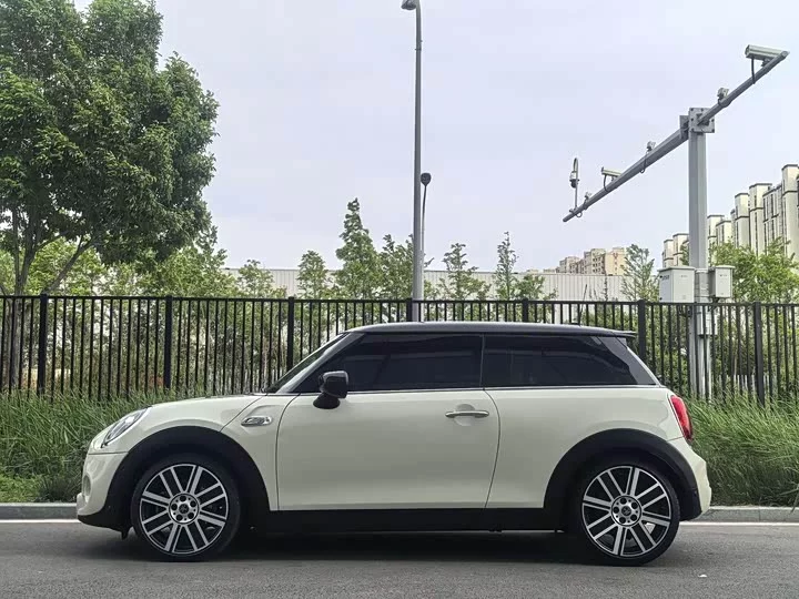 MINI 