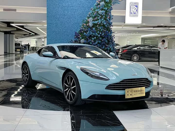 Aston Martin DB11