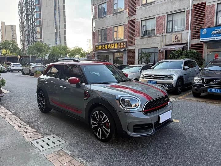 MINI JCW COUNTRYMAN
