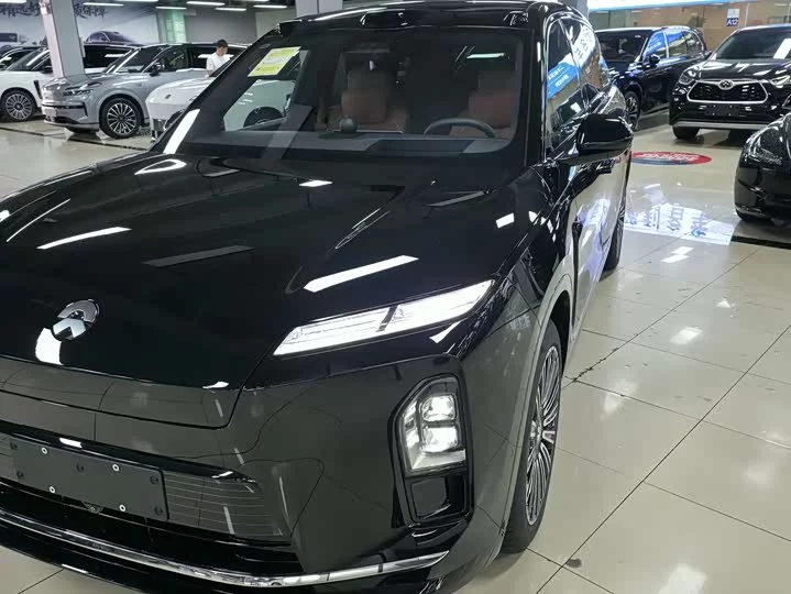 NIO ES8