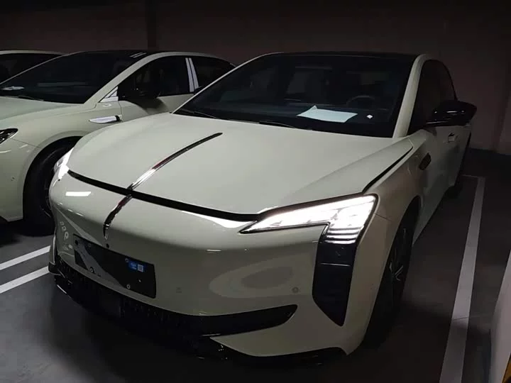Hongqi EH7