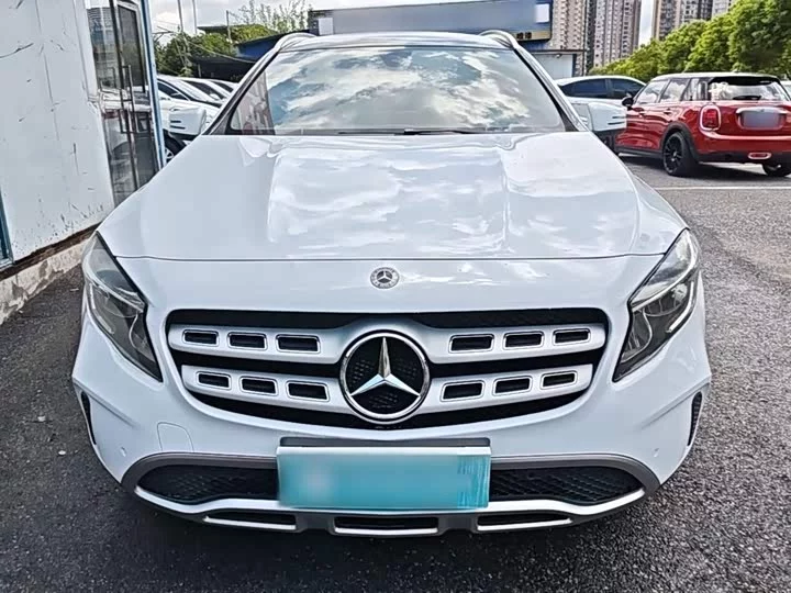 Mercedes-Benz GLA