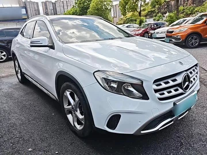 Mercedes-Benz GLA