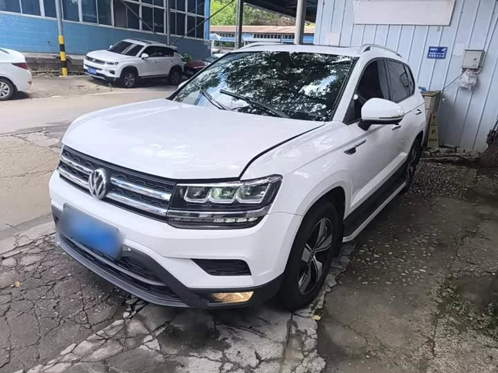 Volkswagen Tharu