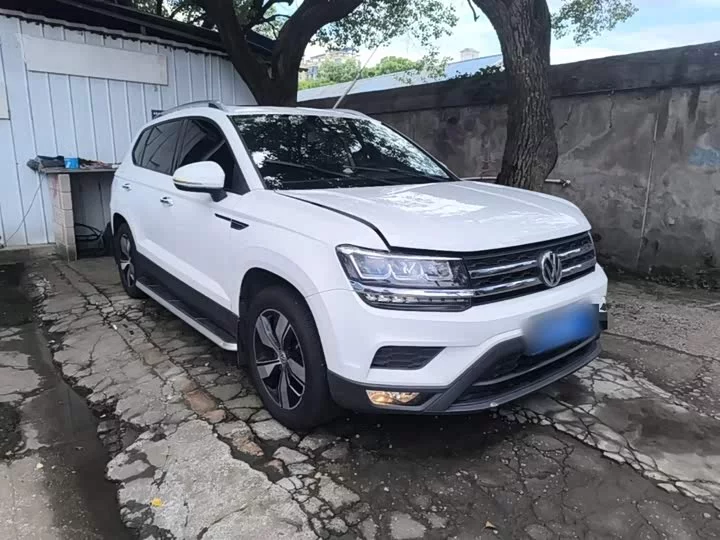 Volkswagen Tharu