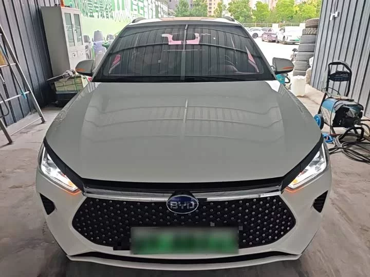 BYD e2