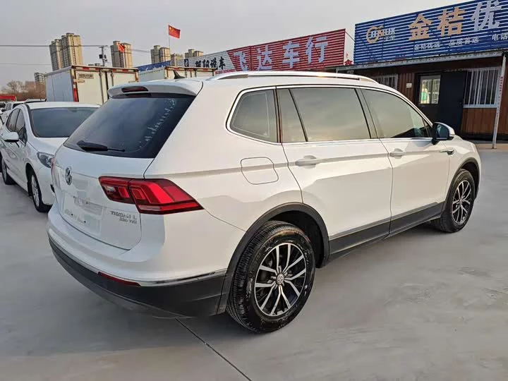 Volkswagen Tiguan L