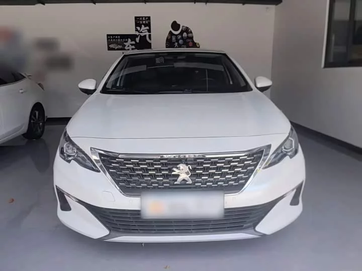 Peugeot 408