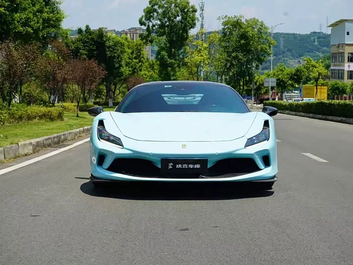 ferrari F8