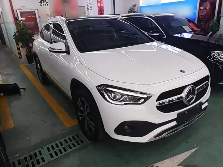 Mercedes-Benz GLA