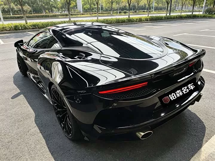 McLaren GT