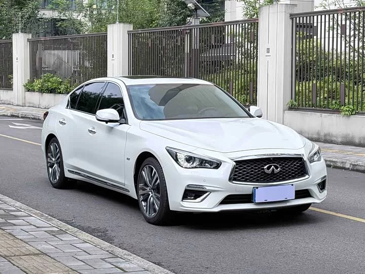 Infiniti Q50L