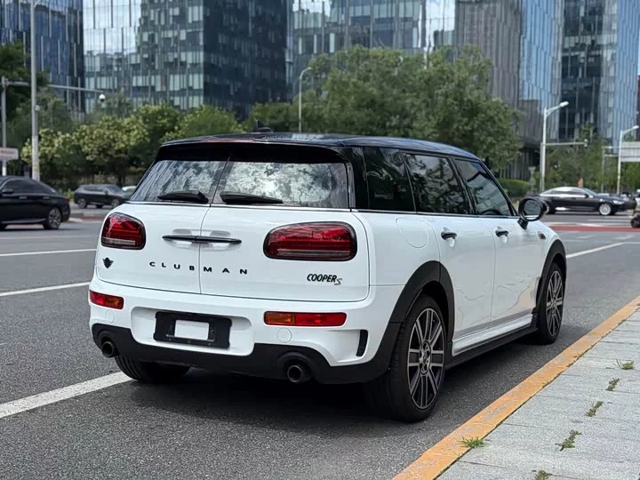MINI CLUBMAN