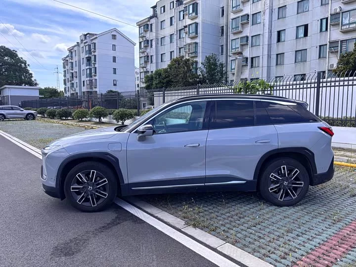 NIO ES6