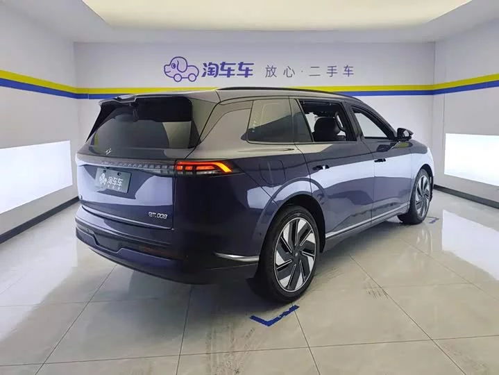 Dongfeng eπ008