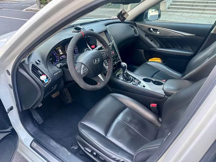 Infiniti Q50L