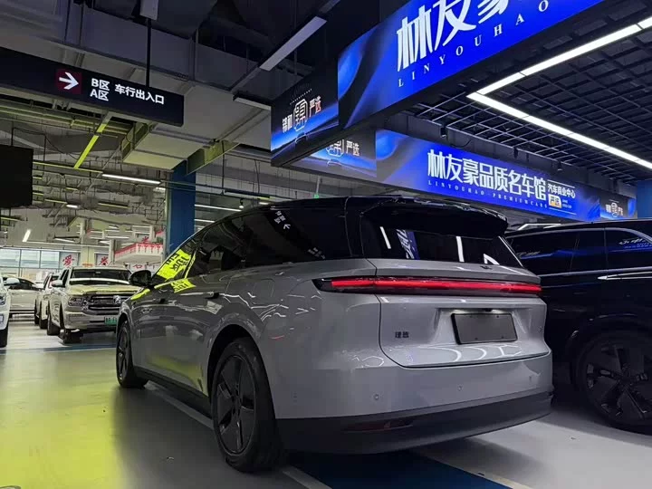 Li Ideal i8